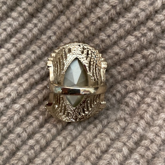 Silver crystal ring - Picture 2 of 3
